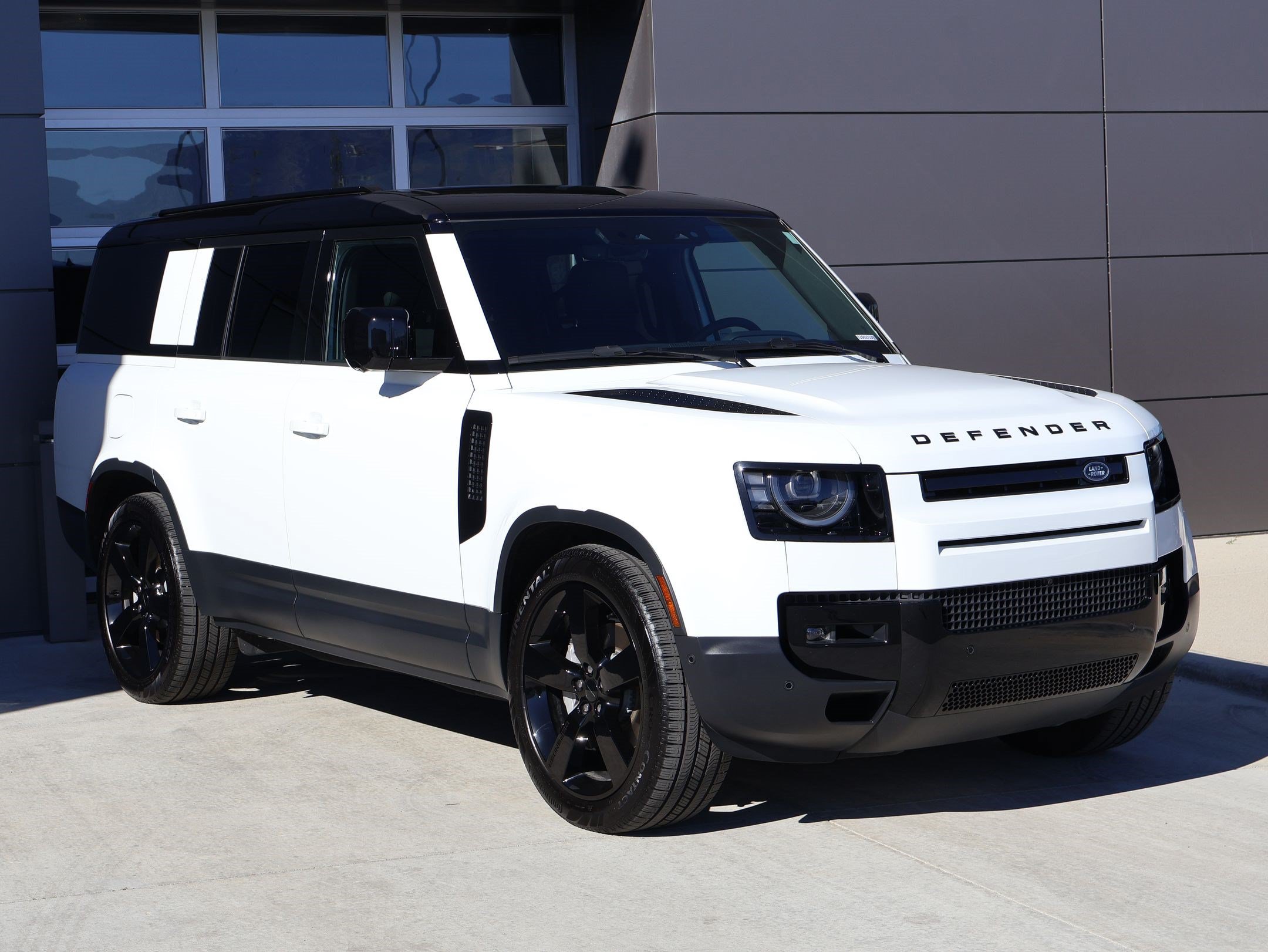 Used 2026 Land Rover Defender 130 S AWD/4WD image 3