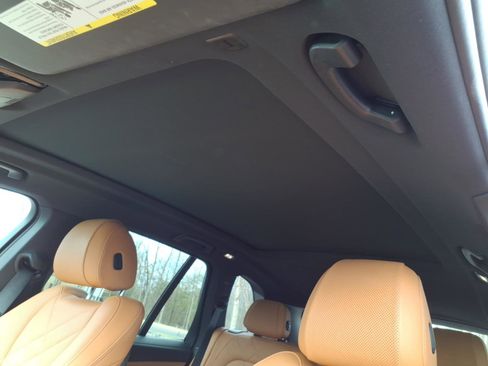 Used 2024 BMW X5 xDrive40i w/ M Sport Package image 16