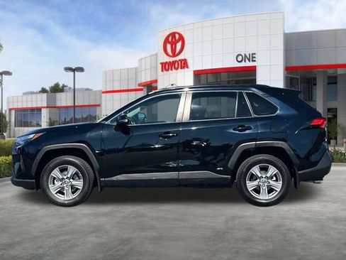 Certified 2022 Toyota RAV4 XLE w/ Convenience Package AWD/4WD image 9