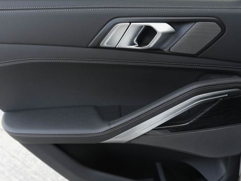 Certified 2025 BMW X6 xDrive40i w/ Climate Comfort Package image 31