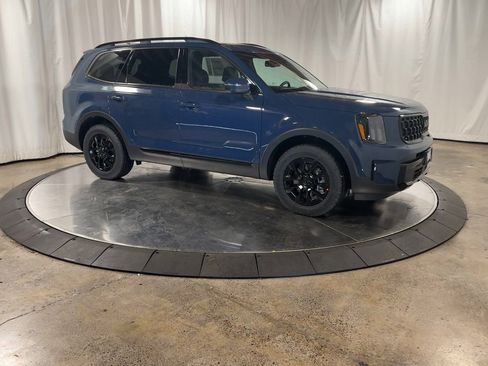 Certified 2025 Kia Telluride AWD image 2