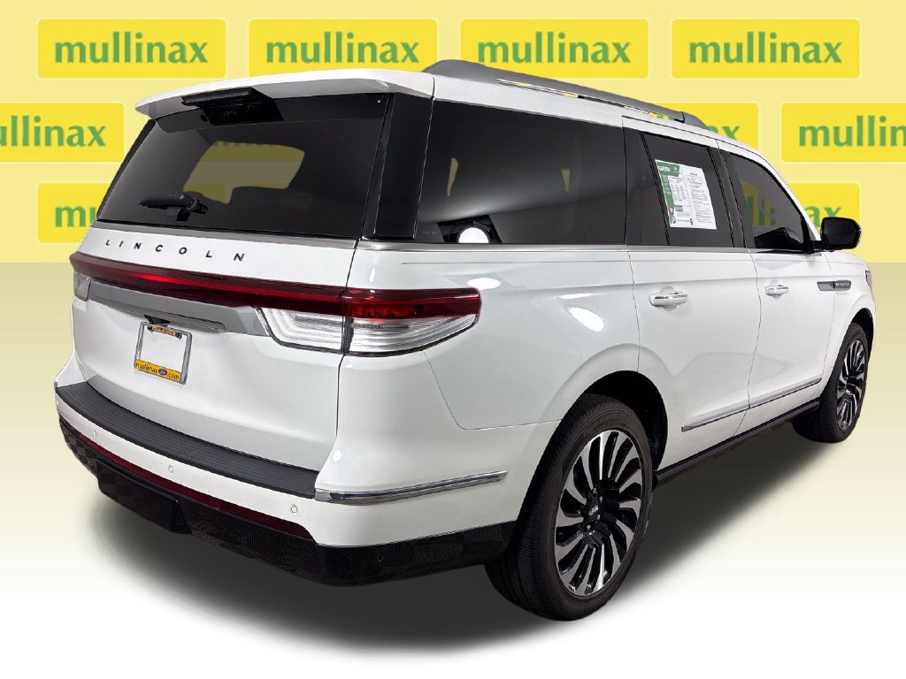 Used 2024 Lincoln Navigator Black Label AWD/4WD image 4