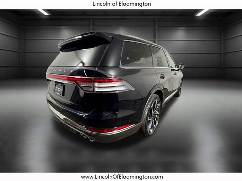 Certified 2022 Lincoln Aviator Reserve w/ Equipment Group 201A image 8