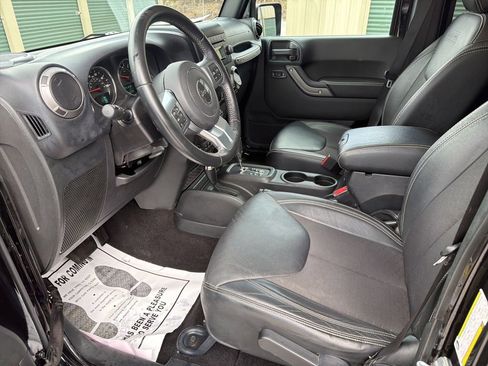 Used 2018 Jeep Wrangler Unlimited Sport image 13