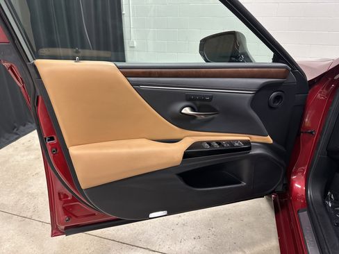 Used 2023 Lexus ES 350 w/ Premium Package image 14