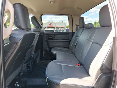 Used 2020 RAM 2500 Tradesman w/ Chrome Appearance Group AWD/4WD image 11
