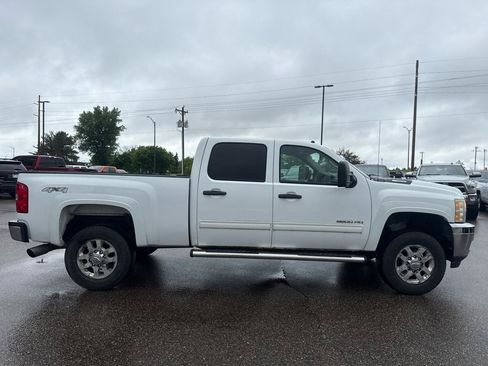 Used 2011 Chevrolet Silverado 2500 LT w/ Interior Plus Package AWD/4WD image 6