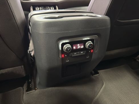 Used 2021 GMC Yukon Denali w/ Denali Premium Package image 26