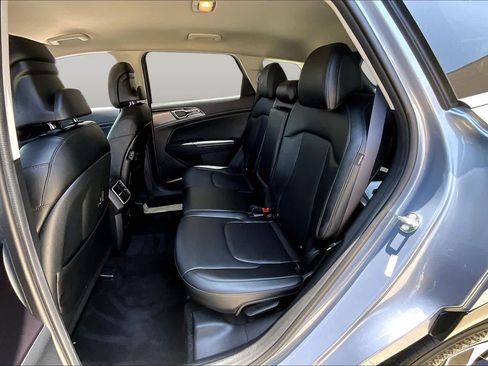 Used 2025 Kia Sportage EX FWD image 21