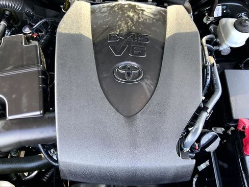 Used 2023 Toyota Tacoma SR5 RWD image 32