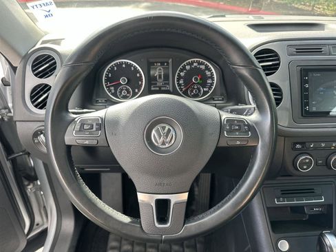 Used 2017 Volkswagen Tiguan Sport image 15