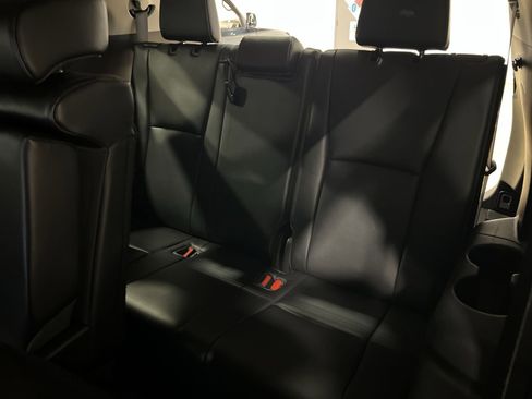 Used 2023 Toyota Highlander XLE image 26