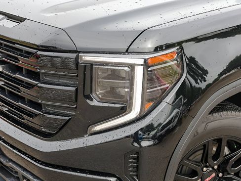 Used 2024 GMC Sierra 1500 Elevation AWD/4WD image 3