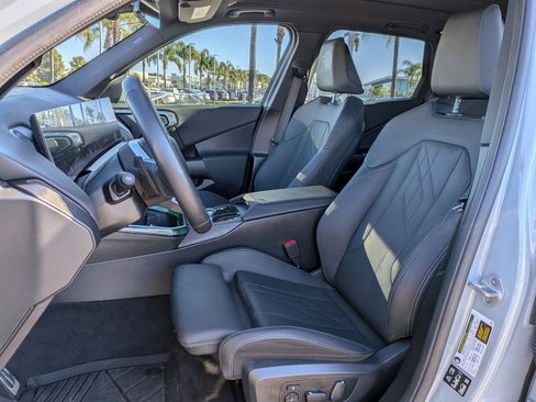 Used 2025 BMW X3 xDrive30i w/ Premium Package image 16