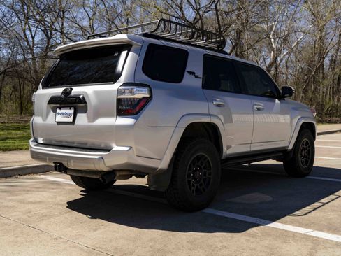 Used 2023 Toyota 4Runner TRD Off-Road Premium image 9