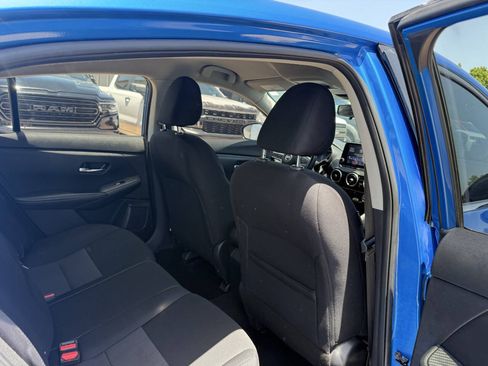 Used 2022 Nissan Sentra SV FWD image 15