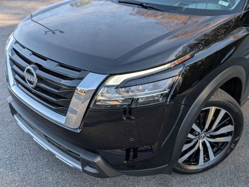 Used 2024 Nissan Pathfinder Platinum w/ Cargo Package image 13