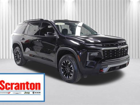 Used 2025 Chevrolet Traverse Z71 w/ LPO, Floor Liner Package AWD/4WD image 1