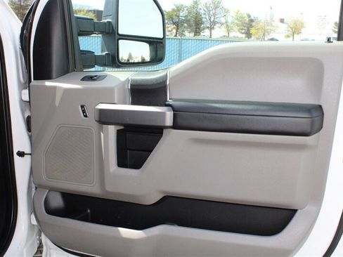 Used 2019 Ford F250 XLT w/ Snow Plow Prep Package AWD/4WD image 19