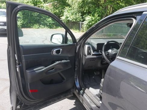 Used 2025 Kia Sorento SX FWD image 19