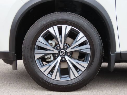 Used 2021 Nissan Rogue SV FWD image 14
