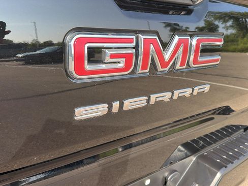 Used 2024 GMC Sierra 1500 Pro w/ Graphite Edition AWD/4WD image 5