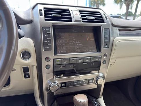 Used 2017 Lexus GX 460 Premium AWD/4WD image 14