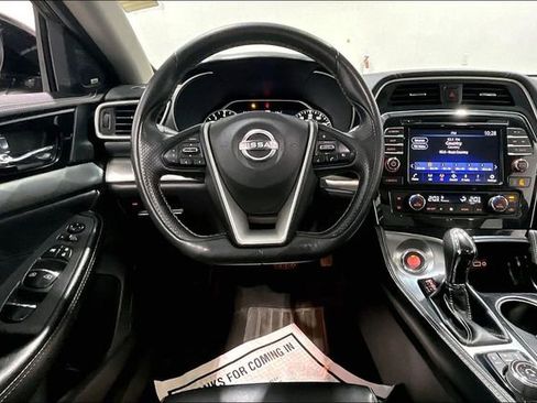 Used 2023 Nissan Maxima SL FWD image 8
