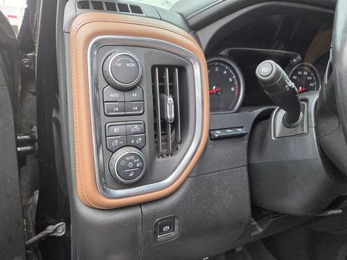 Used 2021 Chevrolet Silverado 1500 High Country w/ Technology Package image 10