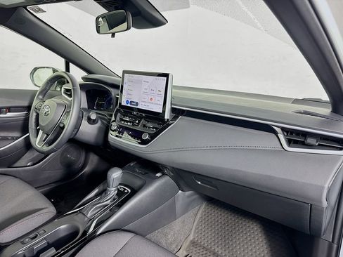 Used 2025 Toyota Corolla SE w/ SE Premium Package image 31