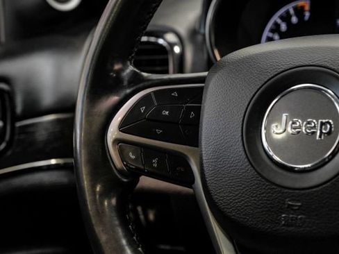 Used 2020 Jeep Grand Cherokee High Altitude AWD/4WD image 18