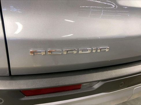 Used 2025 GMC Acadia Elevation FWD image 8