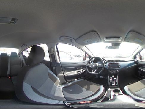 Used 2025 Nissan Versa SV image 37