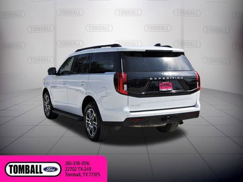 Used 2025 Ford Expedition Active image 5