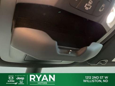 New 2026 Chrysler Pacifica Select AWD/4WD image 34