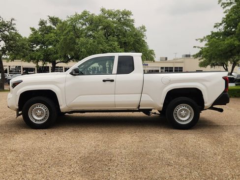 Used 2024 Toyota Tacoma SR RWD image 4