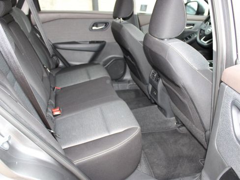 Used 2022 Nissan Rogue SV image 17