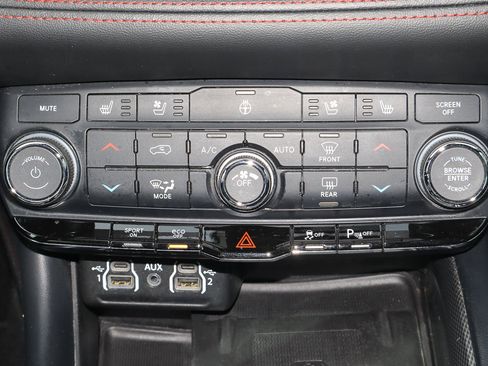 Used 2024 Dodge Durango R/T image 25