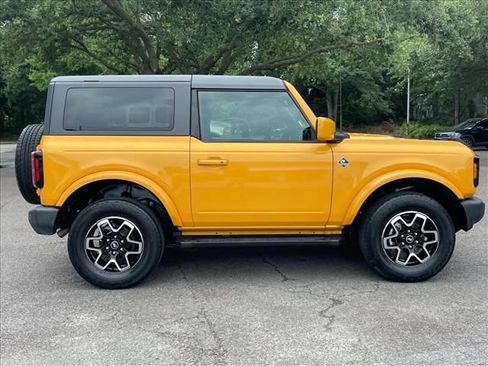 Used 2021 Ford Bronco Outer Banks AWD/4WD image 2