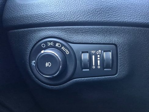 Used 2019 Jeep Compass Altitude image 26