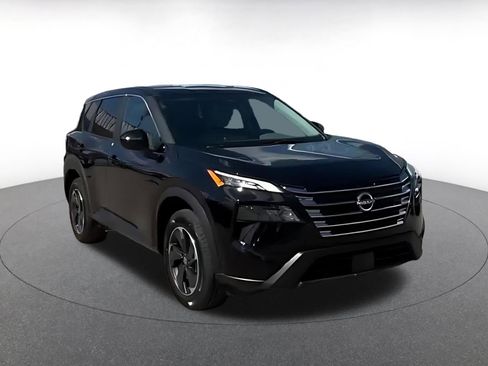 Used 2025 Nissan Rogue SV AWD/4WD image 3