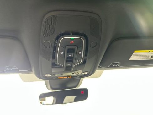 Used 2022 Audi e-tron S Prestige w/ Prestige Package image 23