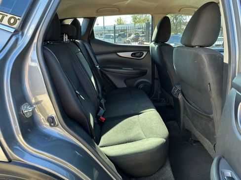 Used 2018 Nissan Rogue Sport S w/ S Appearance Package FWD image 33