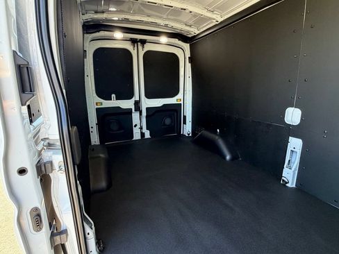 New 2026 Ford Transit 250 148 Medium Roof w/ Load Area Protection Package RWD image 15