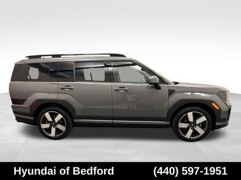 Used 2024 Hyundai Santa Fe Limited AWD/4WD image 4
