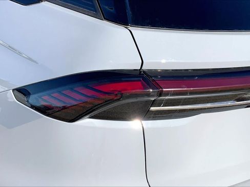 New 2026 Lincoln Nautilus Premier image 14