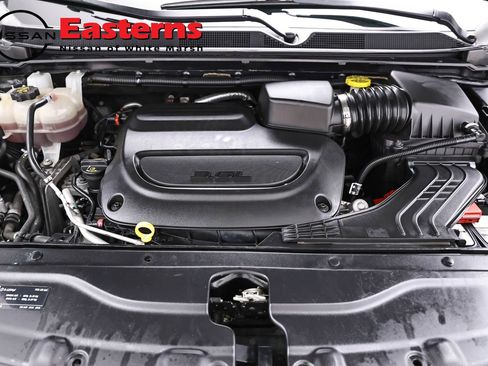 Used 2020 Chrysler Pacifica Touring-L FWD image 7