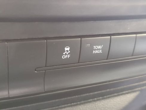 Used 2016 RAM 1500 Classic SLT RWD image 18