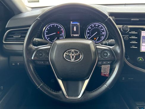 Used 2019 Toyota Camry SE FWD image 19