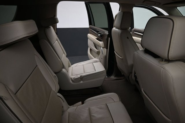 Used 2021 GMC Yukon XL Denali w/ Denali Premium Package AWD/4WD image 19